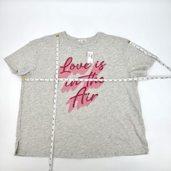 Maurices Shirt Womens 0X Short Sleeve Gray “Love Is In The Air” Graphic-T New! - Picture 6 of 8